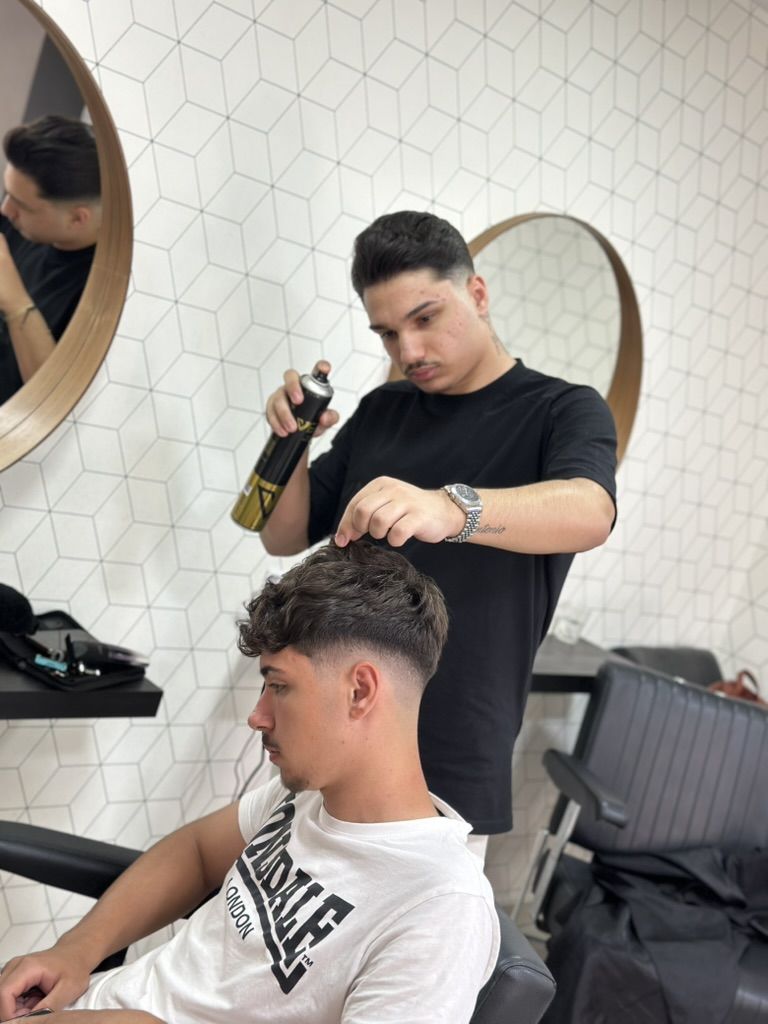 Milos Lorenzo — cursant VTB School